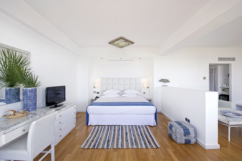 Grecian Sands Hotel 23/71