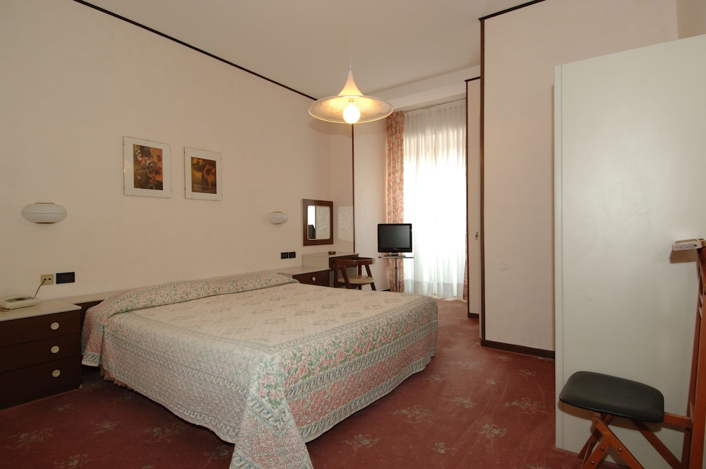 Hotel Bobby Executive 10/50