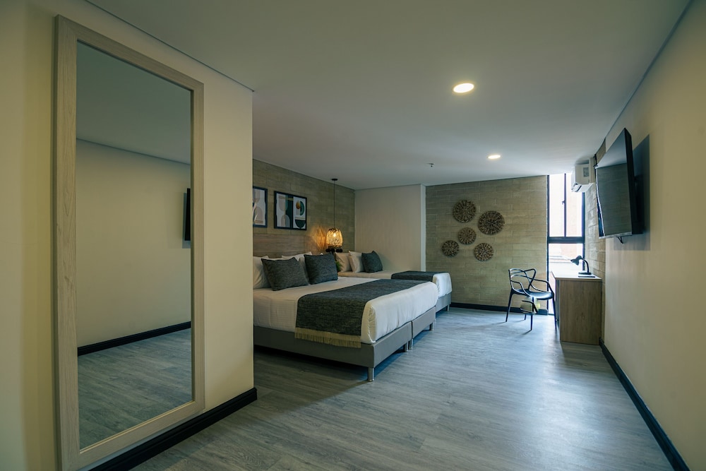 First Class Hotel 18/58