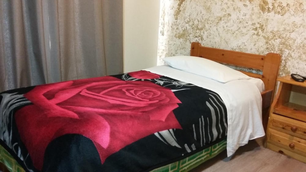 Alma Hotel 24/44