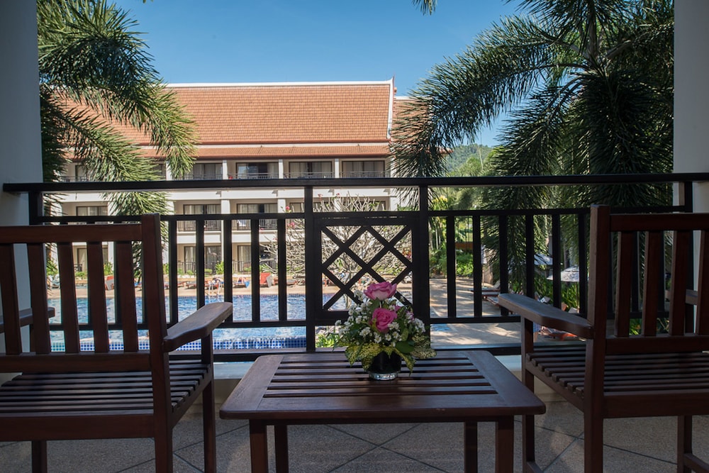 Deevana Patong Resort and Spa 52/68