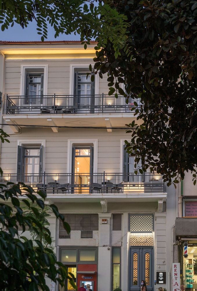 Plaza 1866 Superior City Rooms in CHANIA