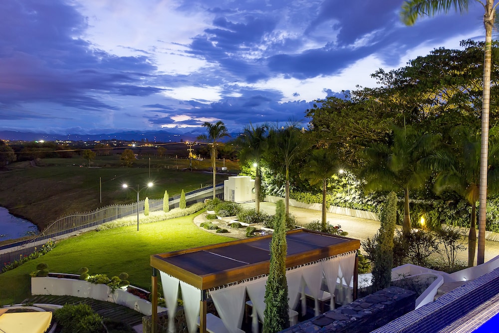 Visus Hotel Boutique and Spa 46/50