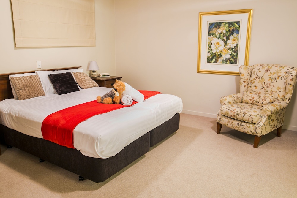 3 Bedrooms, Apartment, Twin Beds, 2 King Beds, Lake View, 2 Bathrooms