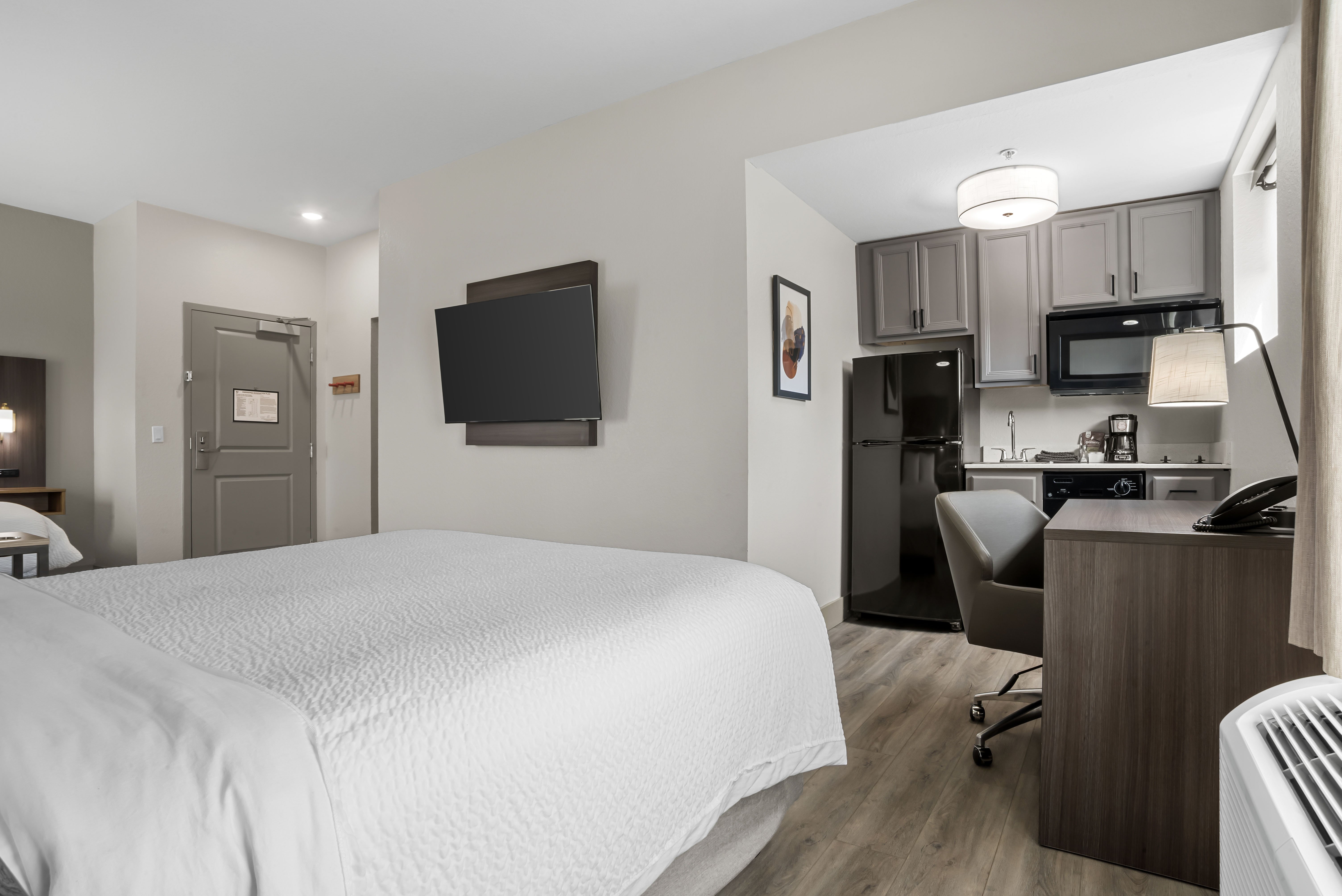 Hawthorn Suites By Wyndham Panama City Beach Fl 18/50
