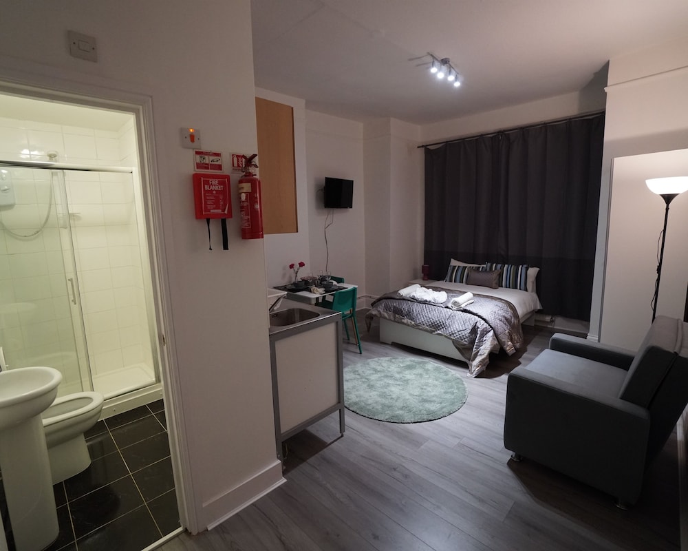 London Queens Apartments 31/50