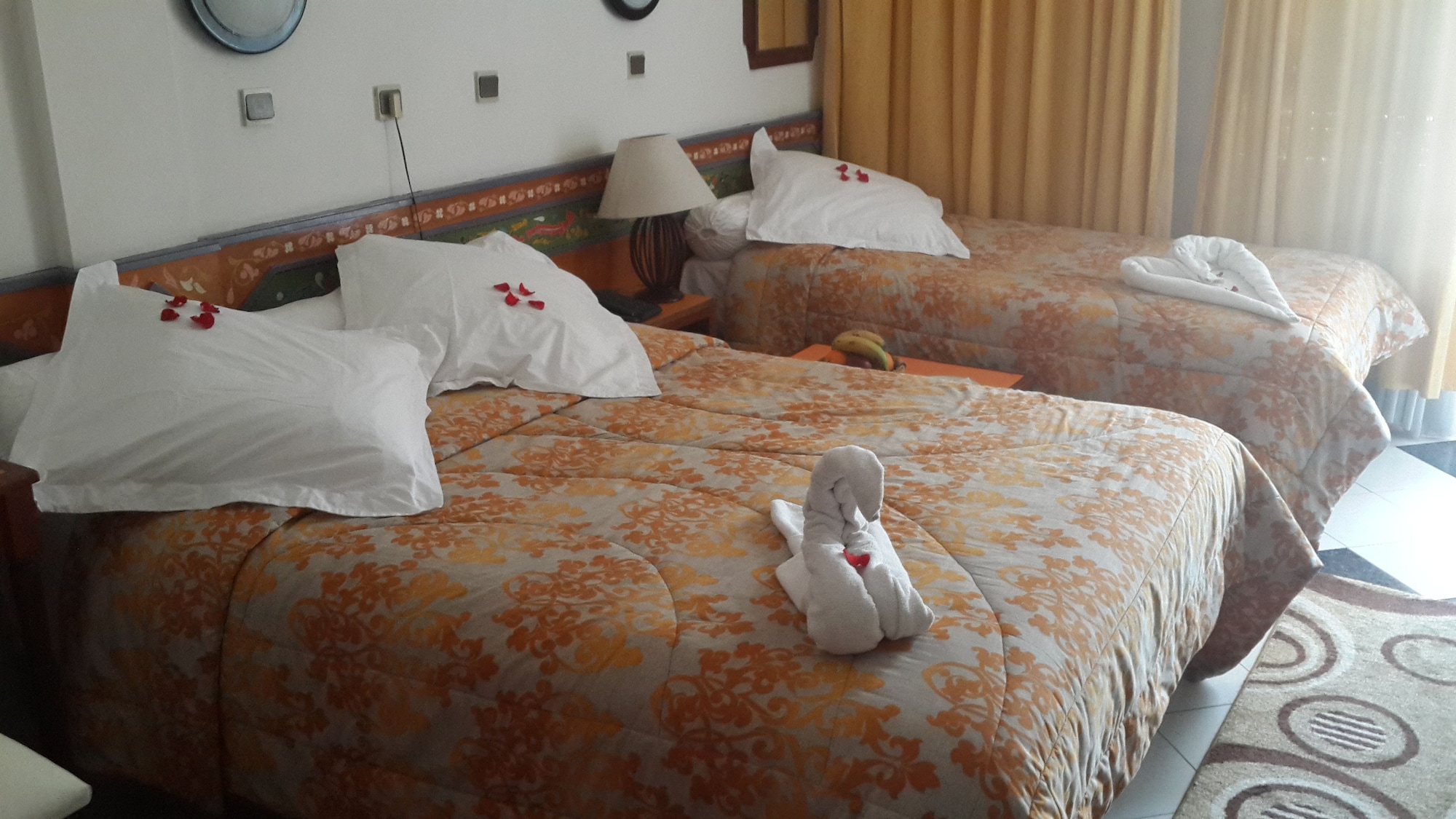 ROOM, DOUBLE BED, MOUNTAIN VIEW