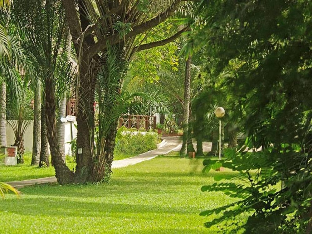 Senegambia Beach Hotel 69/73