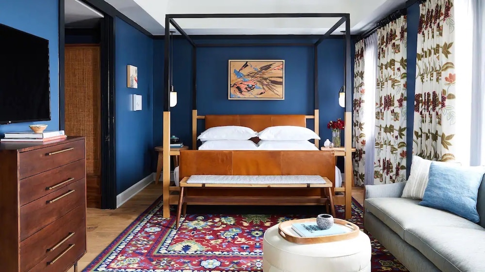 Mary, Suite, King Bed, Sofa