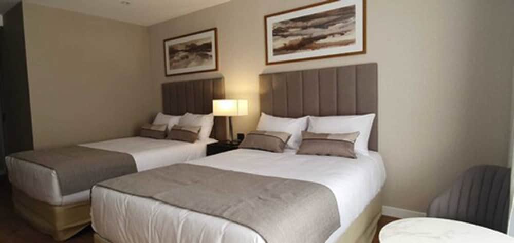 Albatros Hotel 13/59