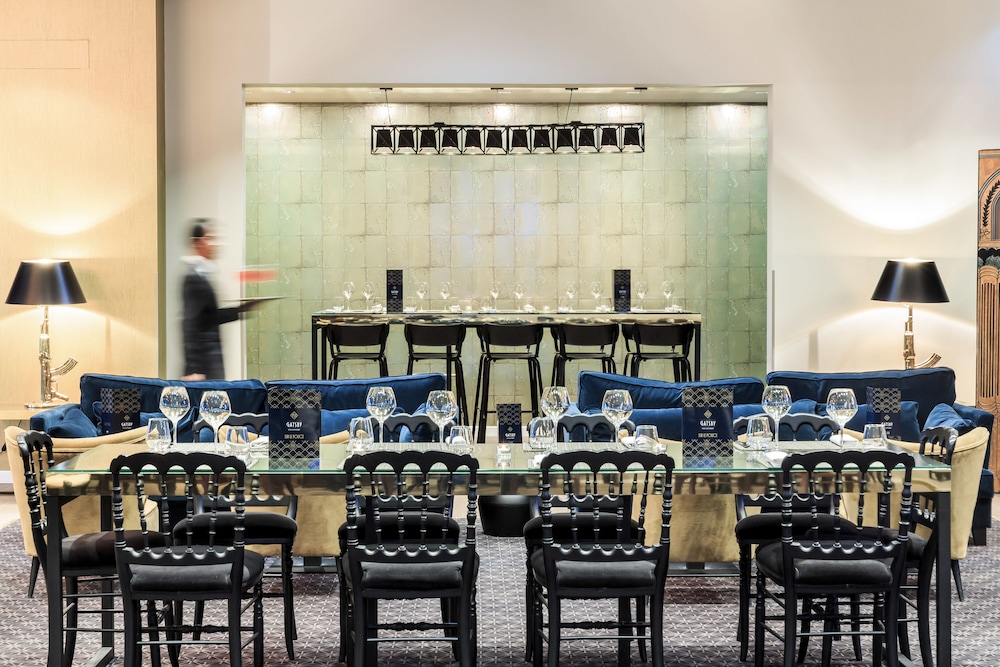 Gatsby Hotel and Restaurant By HappyCulture 33/50