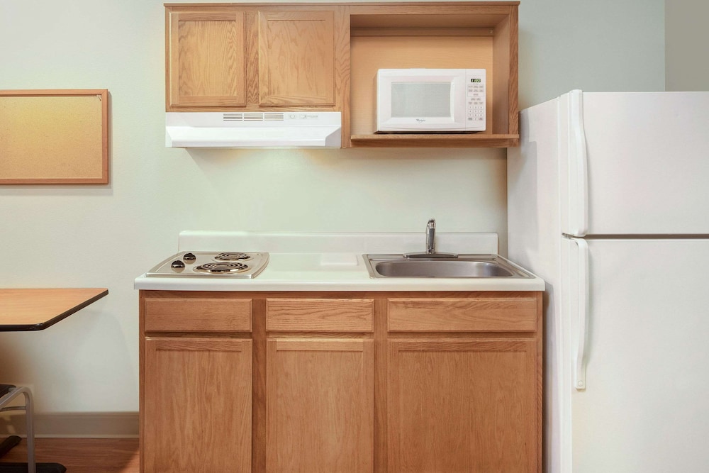 WoodSpring Suites Columbus NE I-270 Airport 38/38