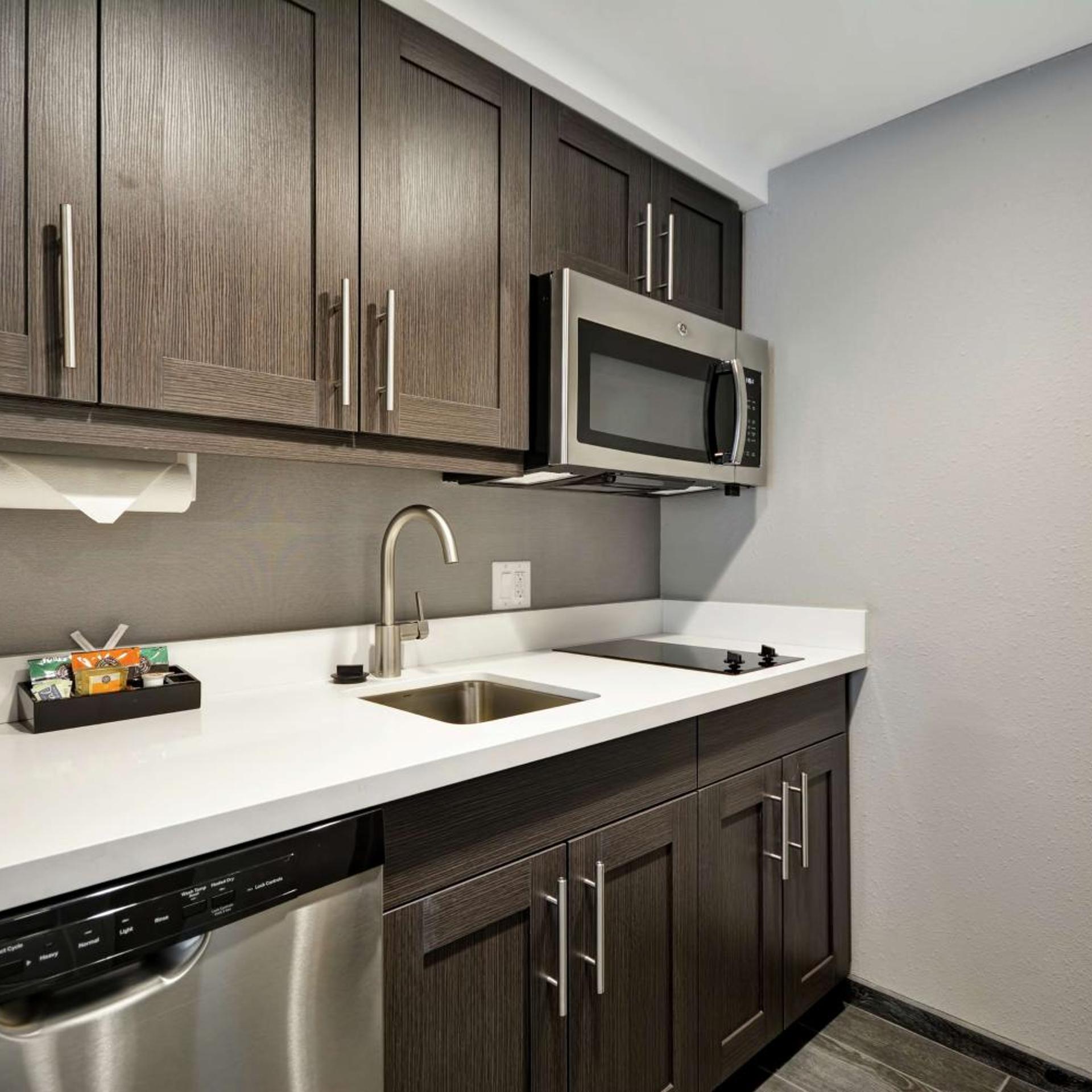 جناح بسرير كينج بغرفة نوم واحدة مع أريكة، HOMEWOOD SUITES BY HILTON RALEIGH CARY I-40 5/5