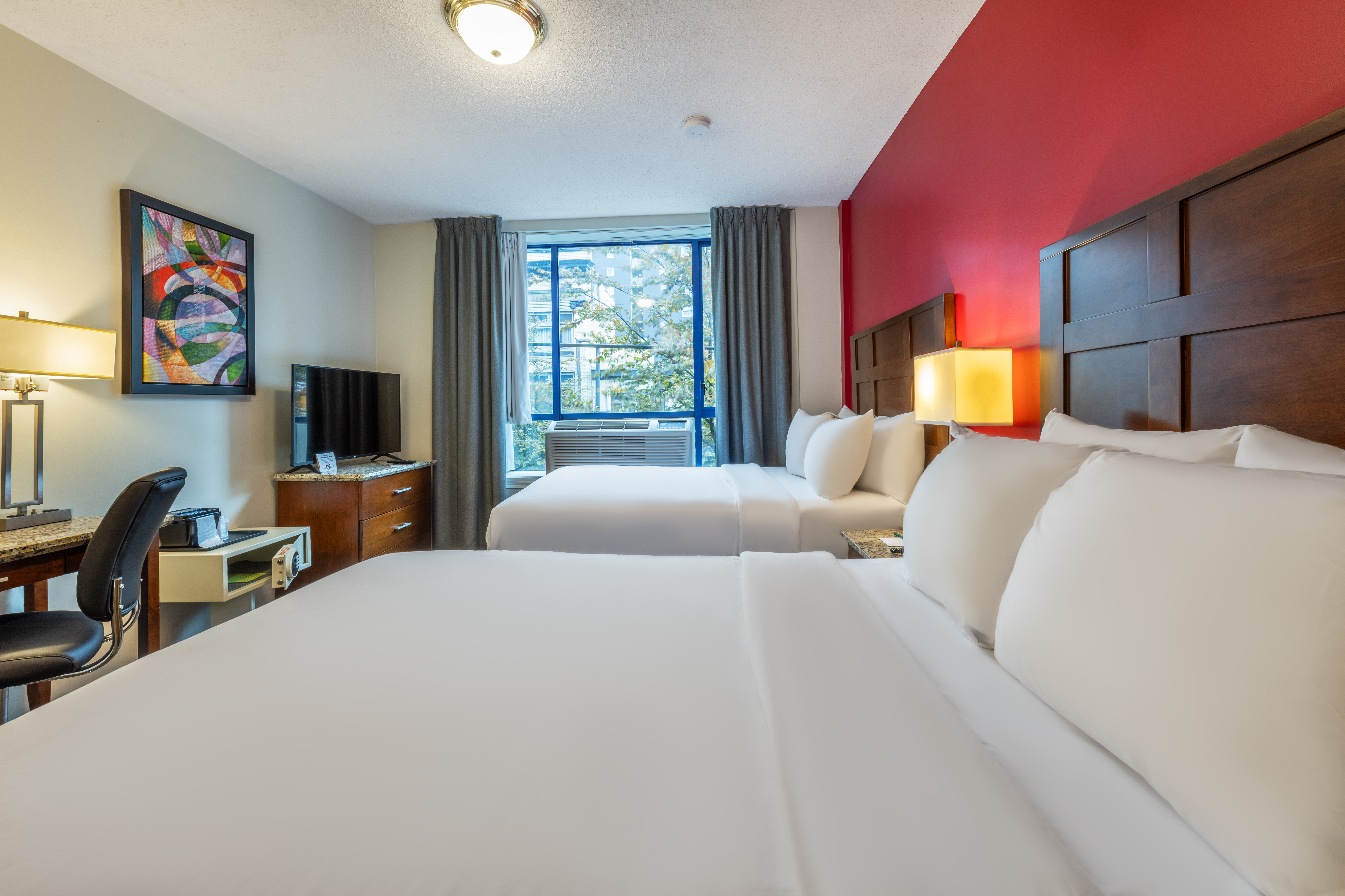 SUITE, 2 DOUBLE BEDS
