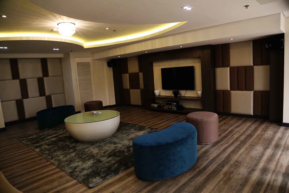 Solemare Parksuites Condo R Us 33/37