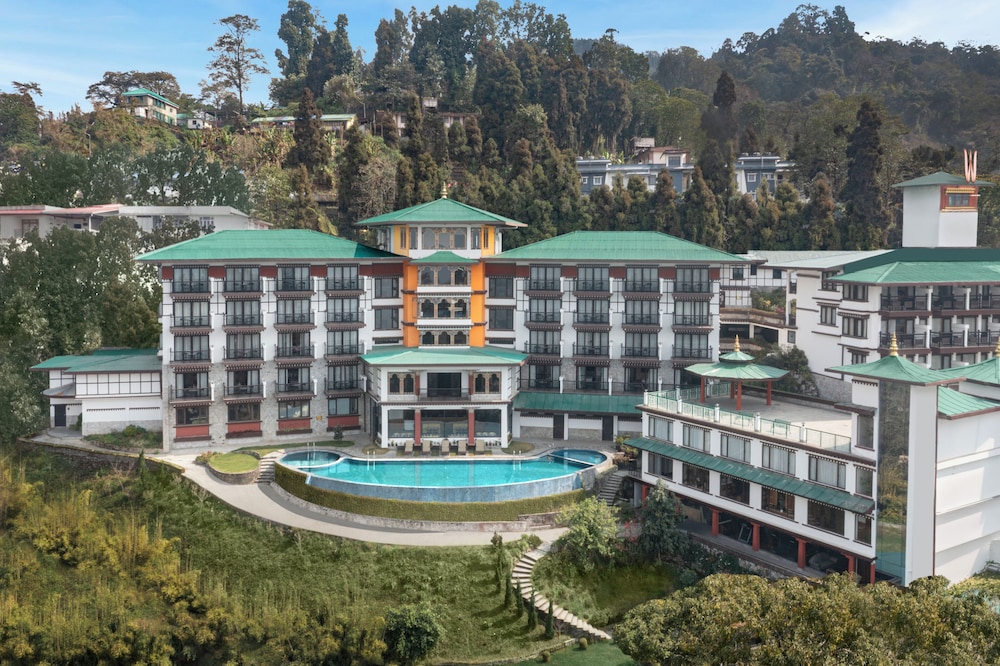 Denzong Regency- Luxury Mountain Retreat Spa & Casino photo2