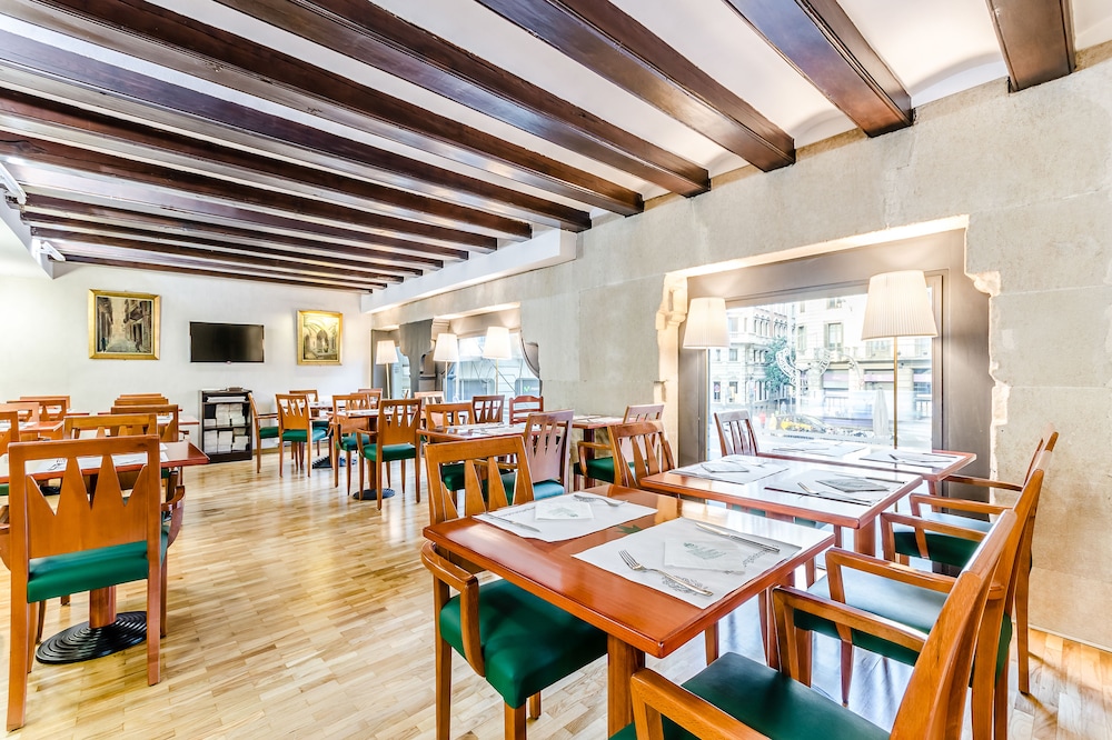 Hotel Suizo 52/55