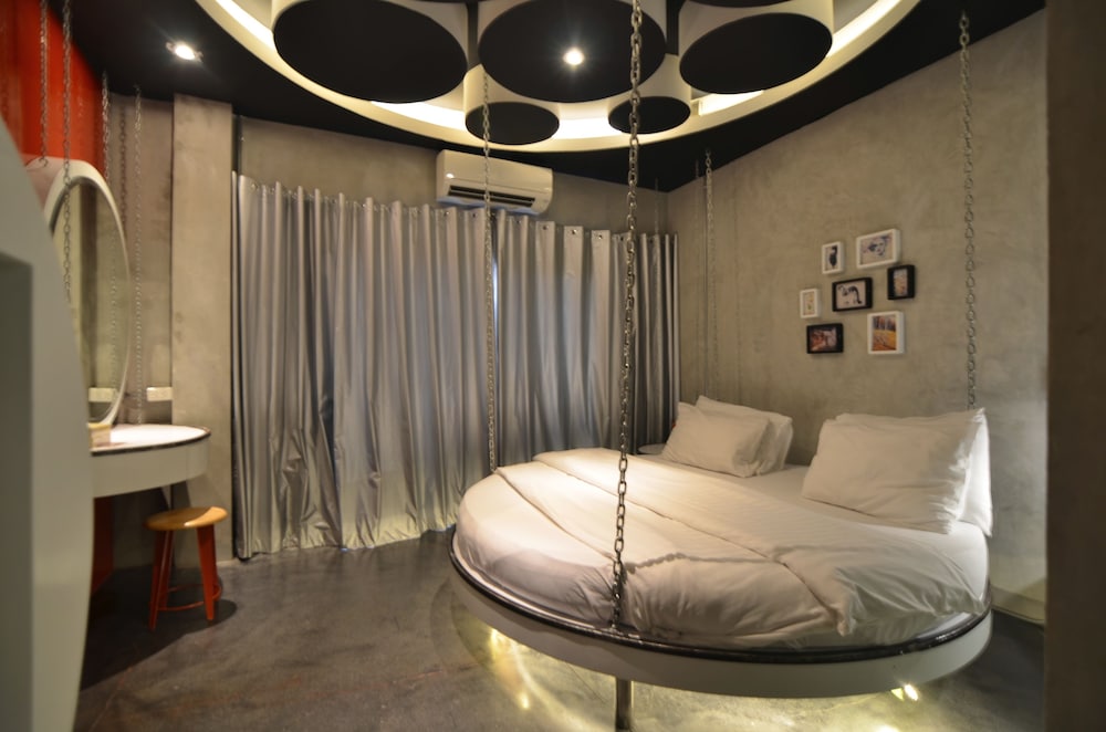 Collection O Jasaen Stylish Boutique Hotel 24/54