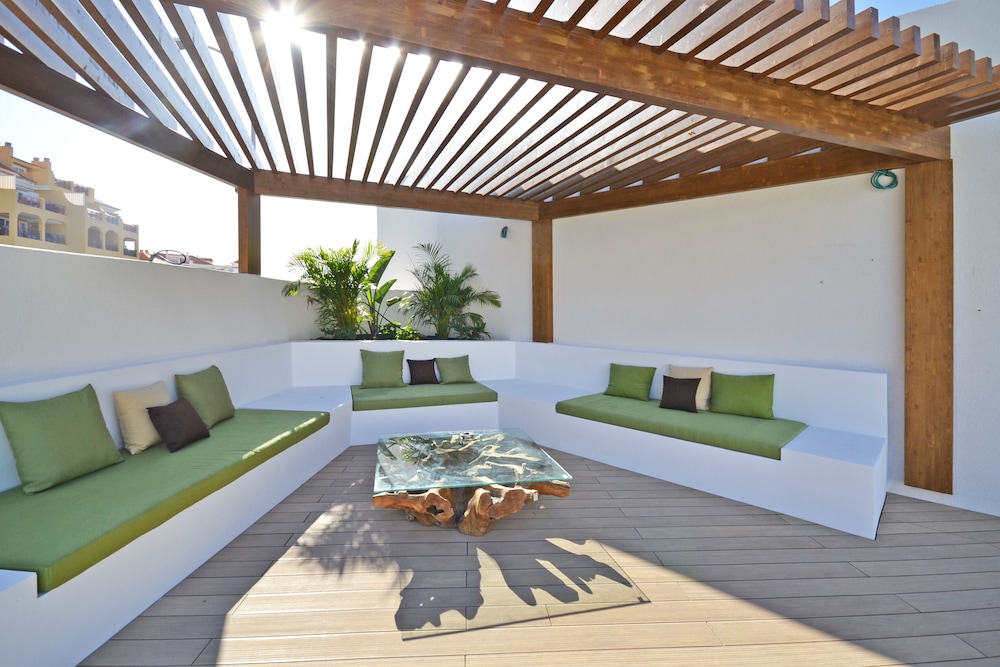 Ohasis Boutique Suites 30/50
