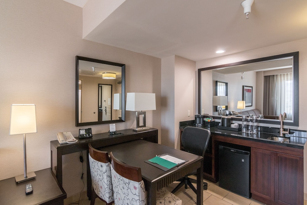 Embassy Suites Palmdale 43/63