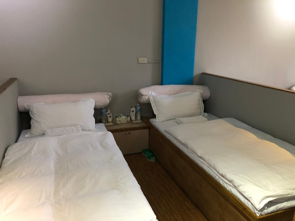 A Good Man's Hostel 5/21