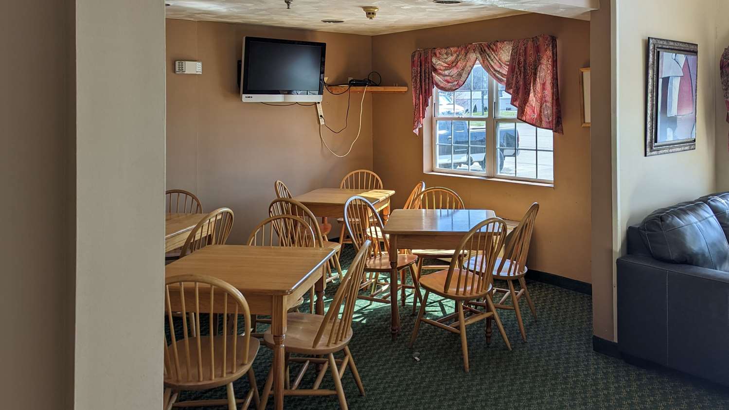St. Clair Inn and Suites 11/12