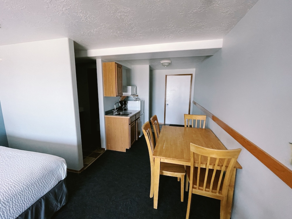Sandcastle Beachfront Motel 33/40