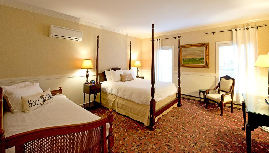 Kennebunkport Inn 10/24