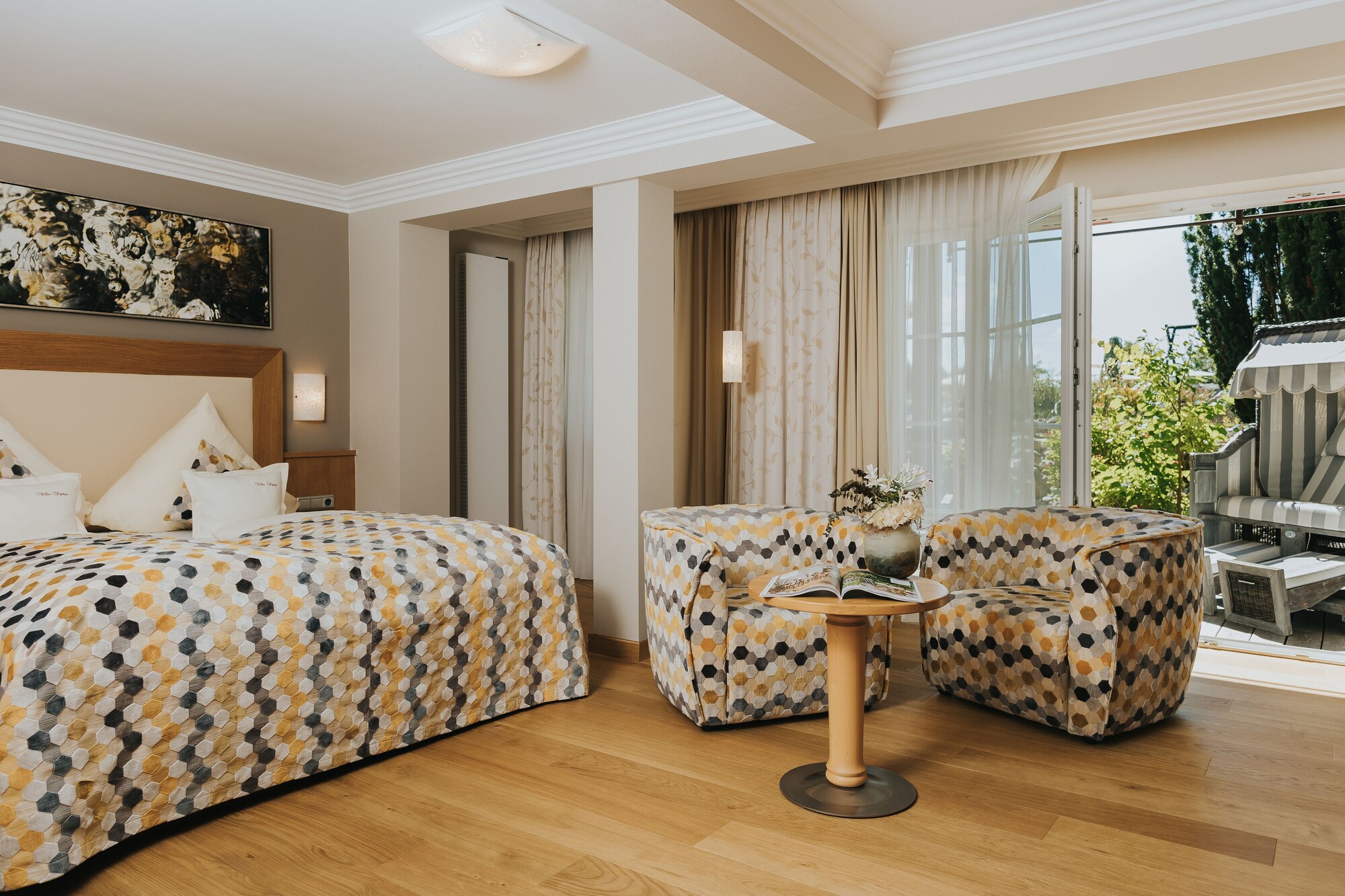 Junior, Studio, King Bed