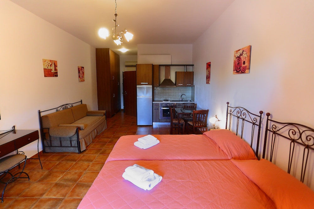 Vathi Hotel 13/50