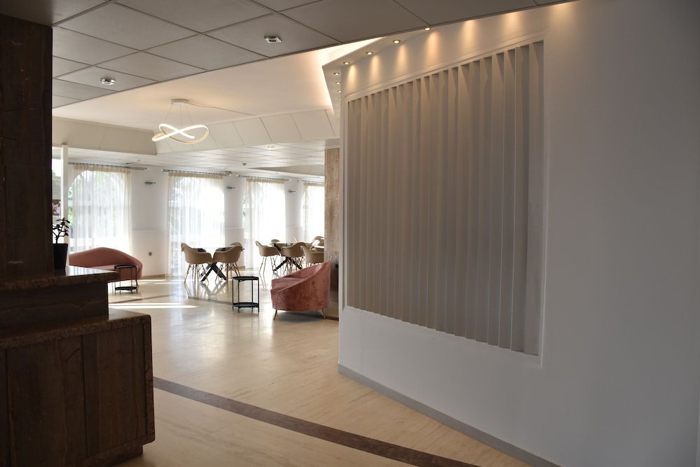 California Beach Hotel - Adults Only 29/48