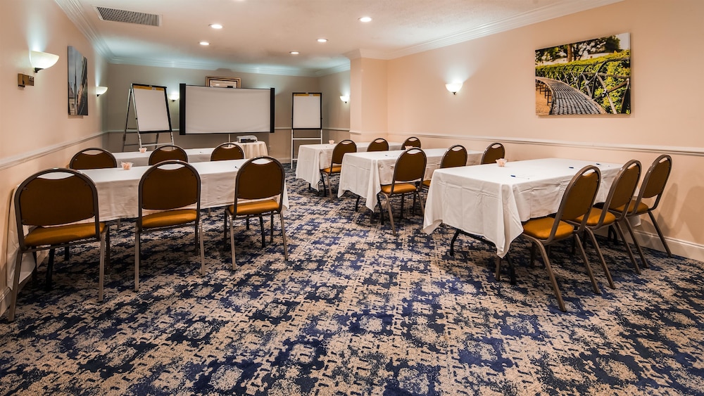 BEST WESTERN PLUS WESTBANK 49/50