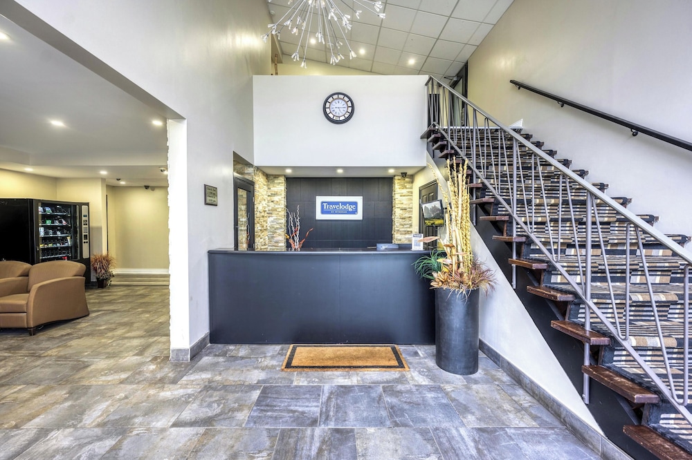 Travelodge by Wyndham Sarnia 4/40