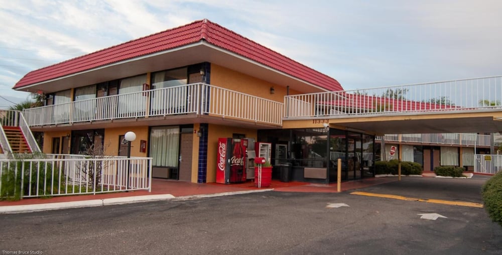 エクスプレス イン & スイーツ クリアウォーター(Express Inn & Suites - 5 Miles from St Petersburg Clearwater Airport) 写真5