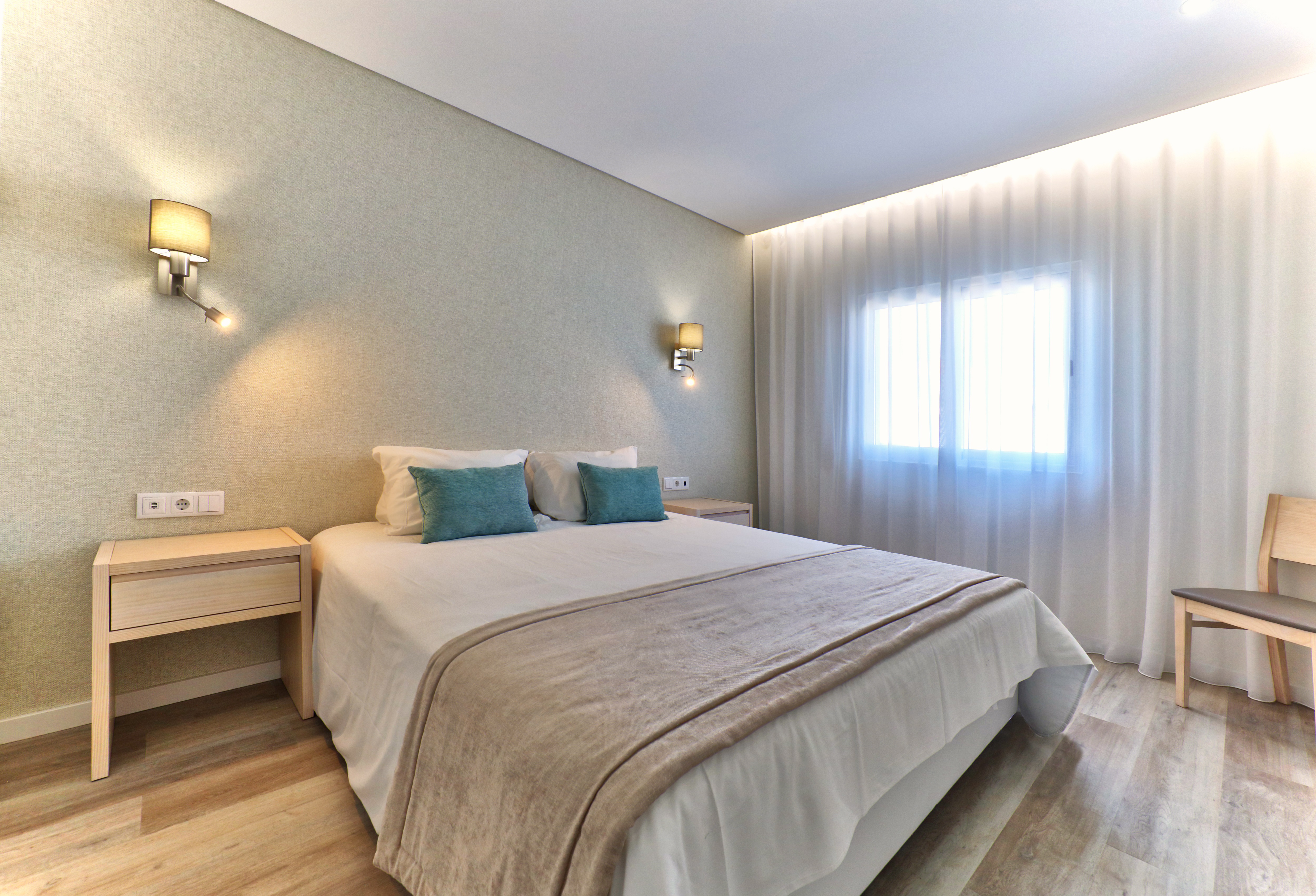2 Bedrooms, Apartment