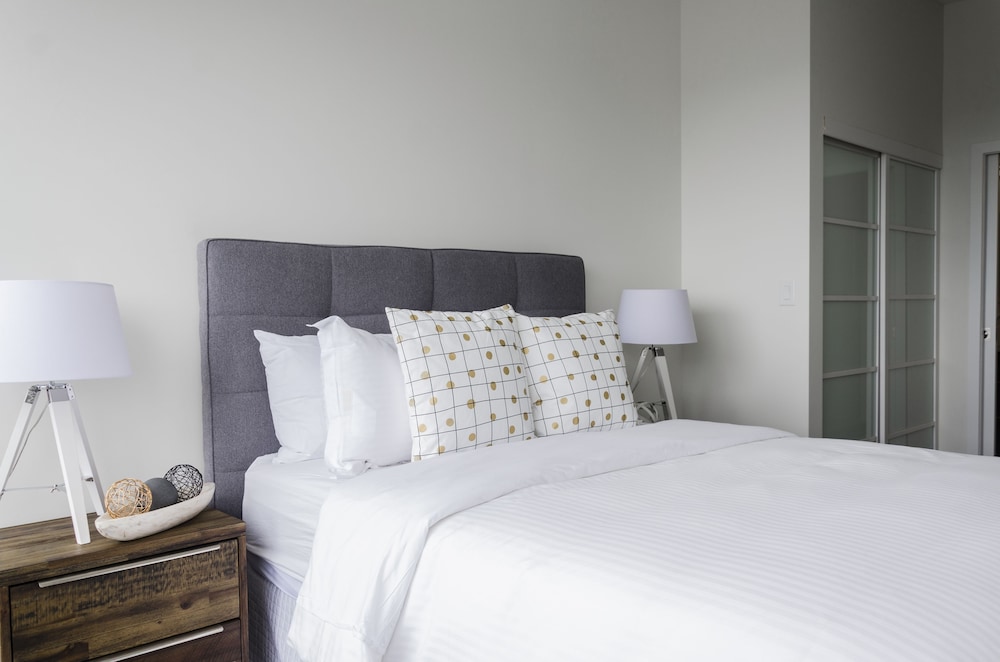 Liv Extended Stay 28/74