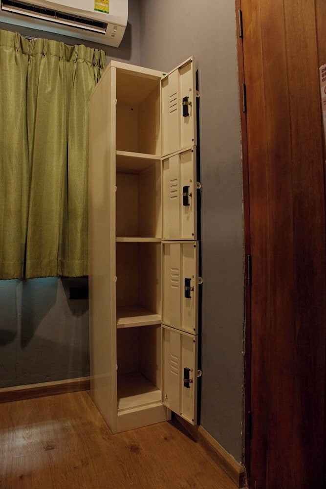 Timber Hostel 36/63