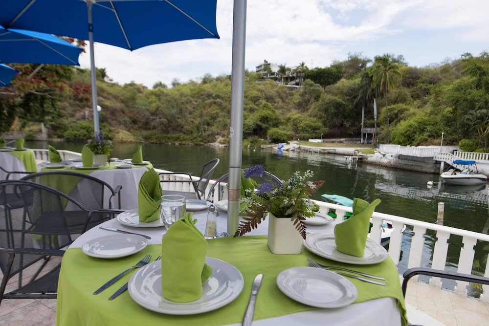 Hotel Villa Bejar Tequesquitengo 54/72