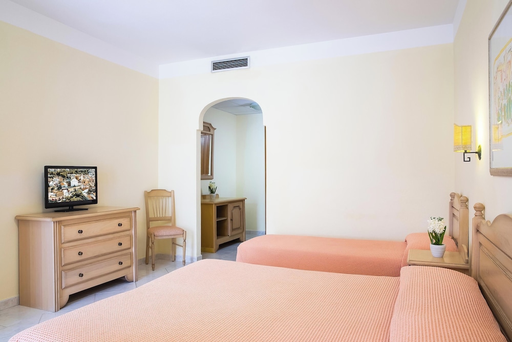 Hotel Maria Rosaria 51/62