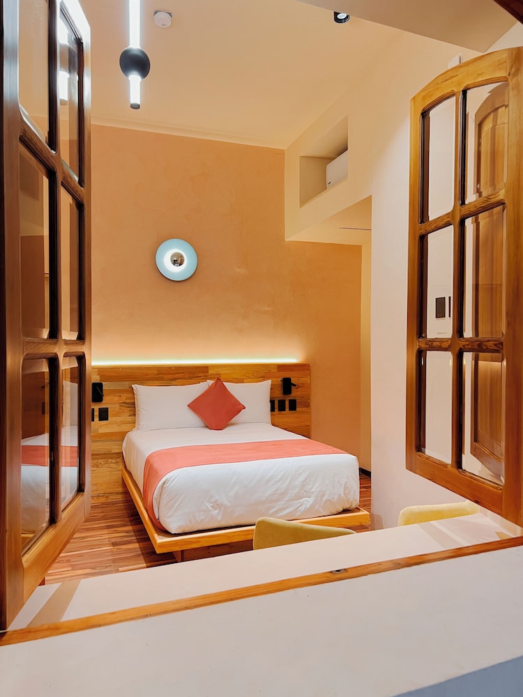 STANDARD, DOUBLE BED
