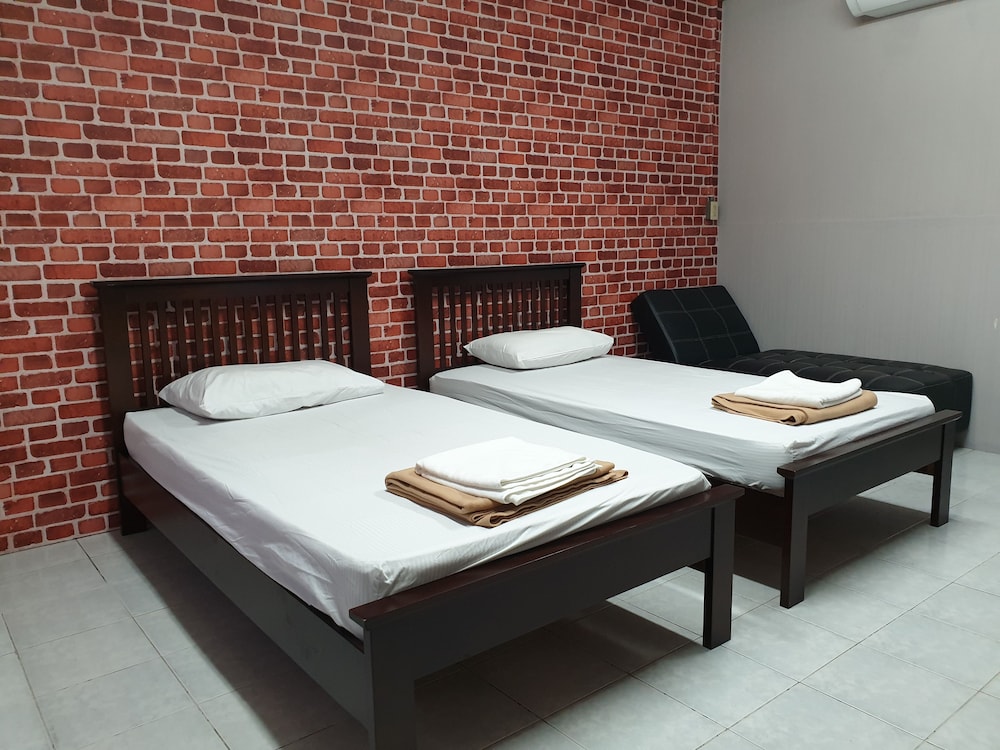 Super Hostel 10/54