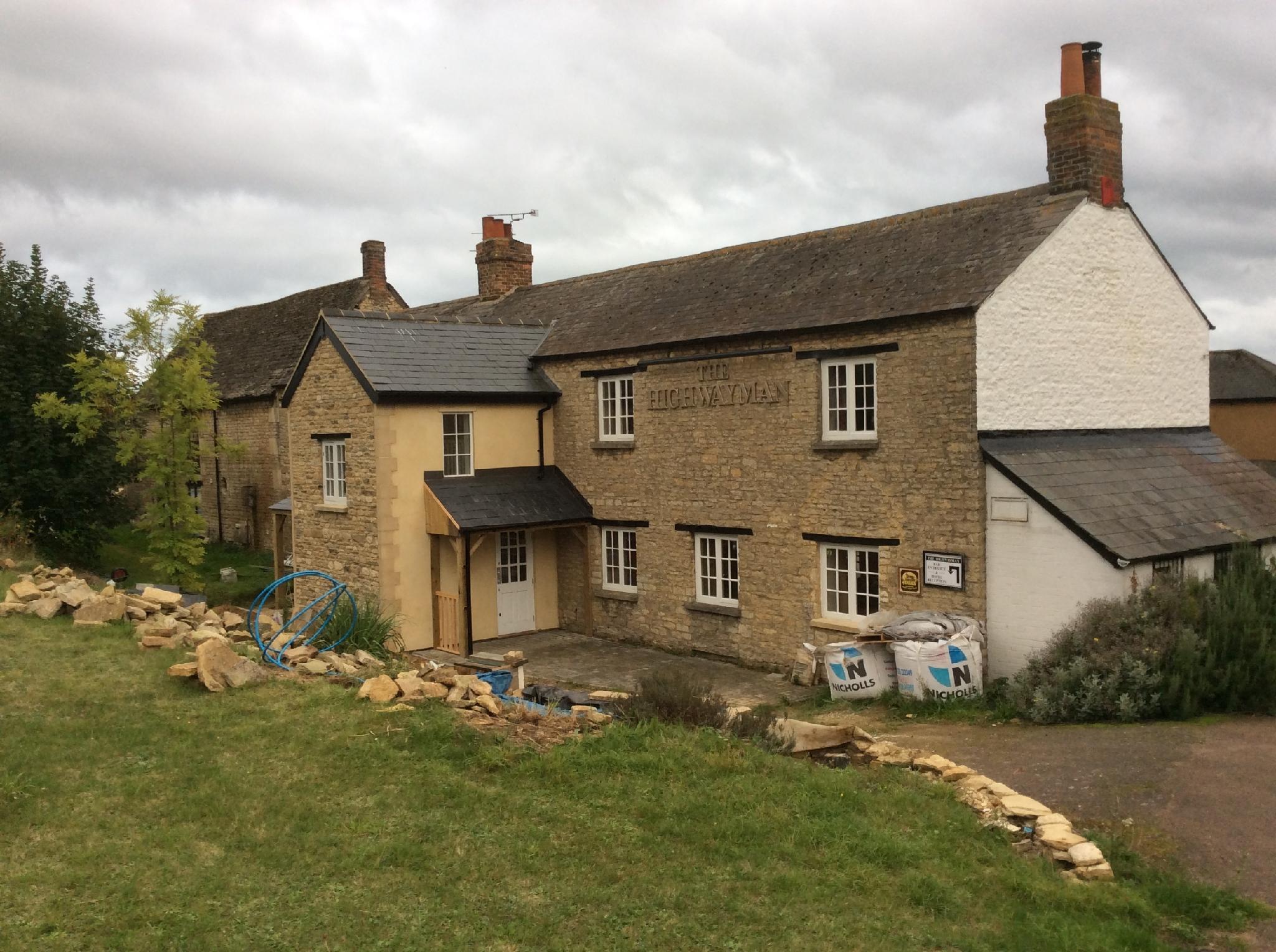 The Highwayman Hotel 25/26