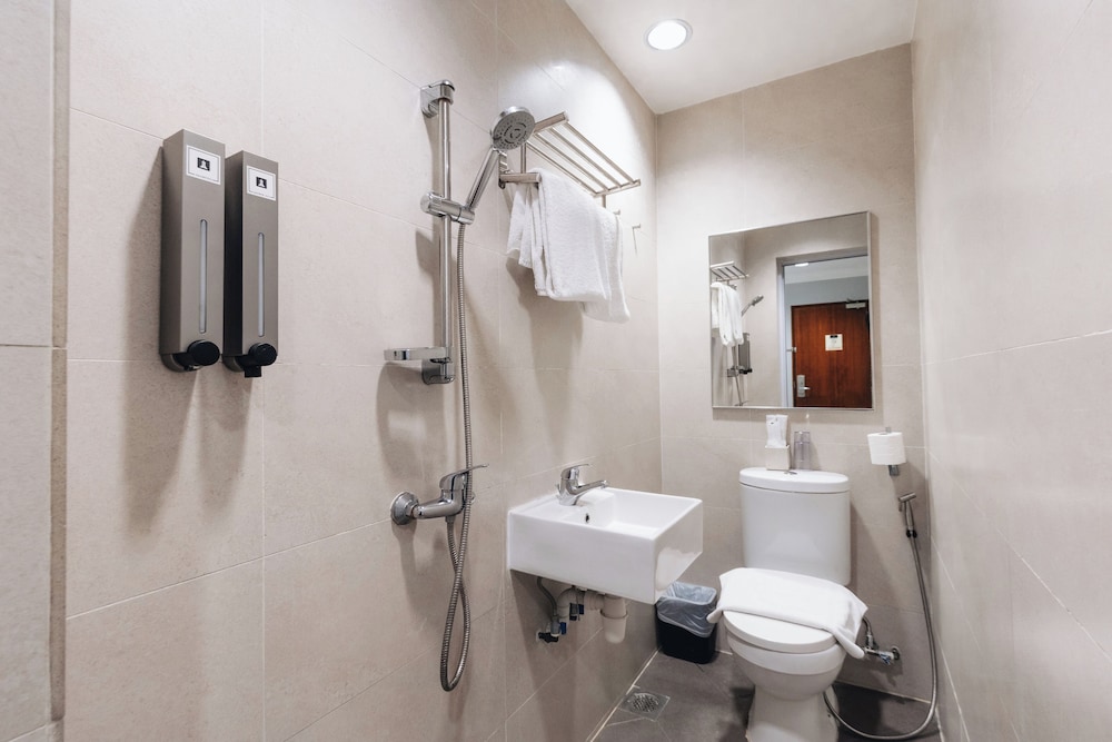 Harbour Ville Hotel Hamilton - Lavender 58/63