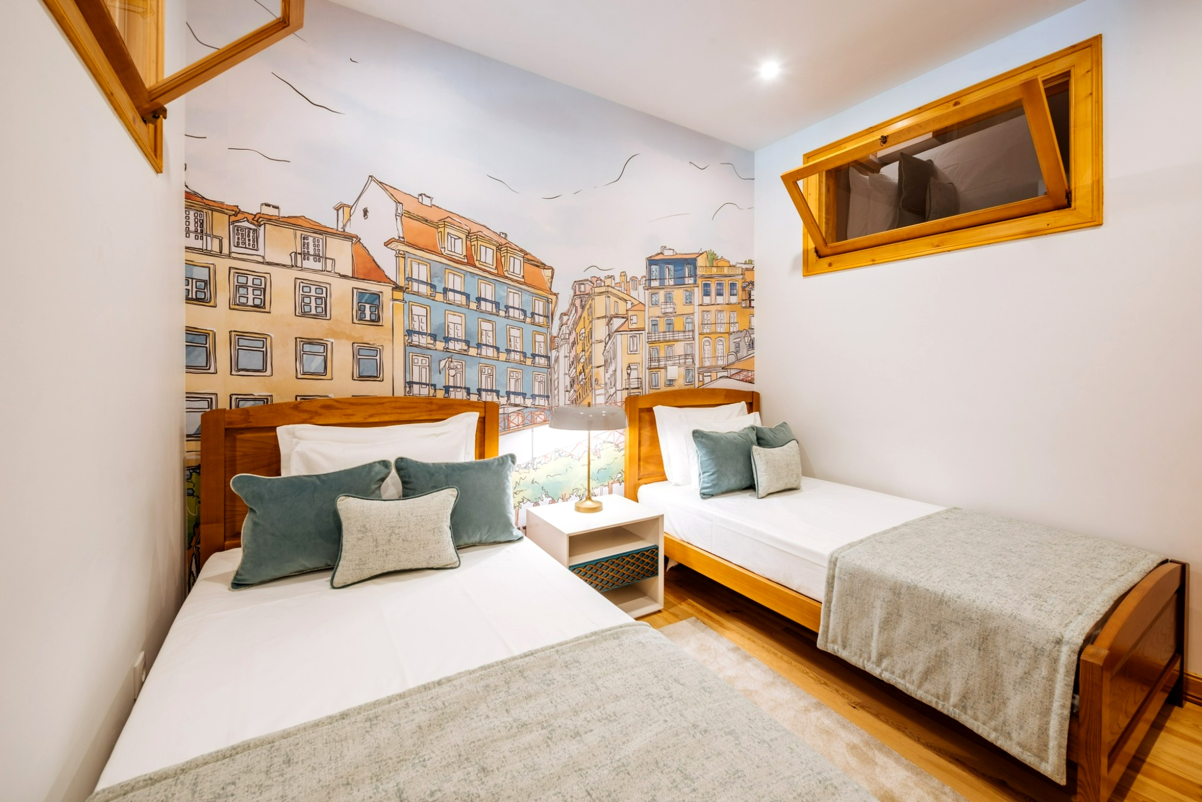 Room, Twin Beds, Shared Bathroom, No Window