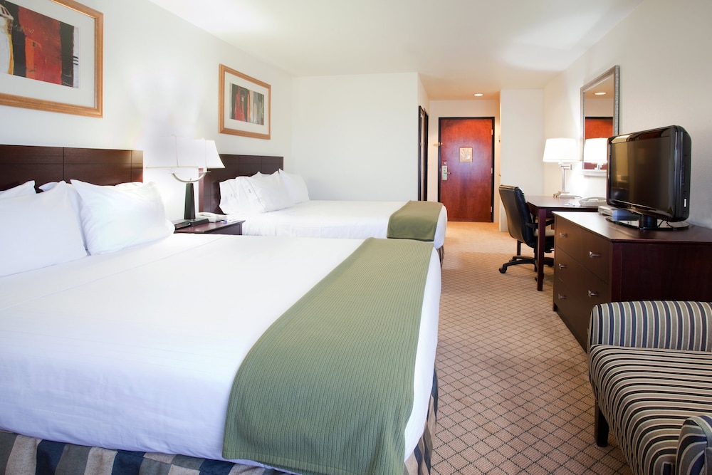 Holiday Inn Express Colorado Springs(Airport) 21/55