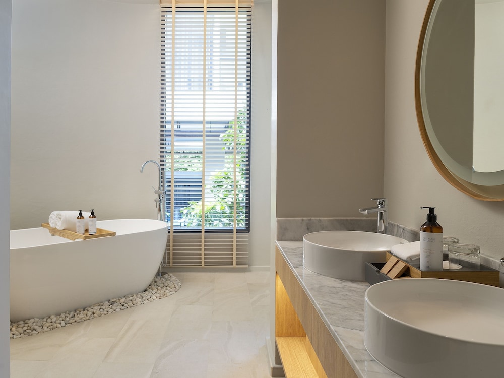 Mercure Rayong Lomtalay Villas and Resort 46/46