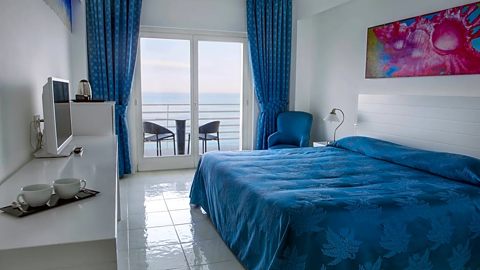 Superior, Triple, Sea Front