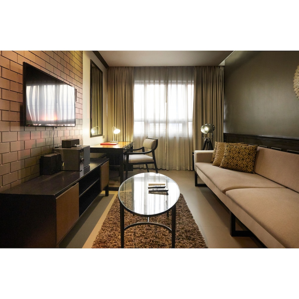 Summit Hotel Magnolia 53/70