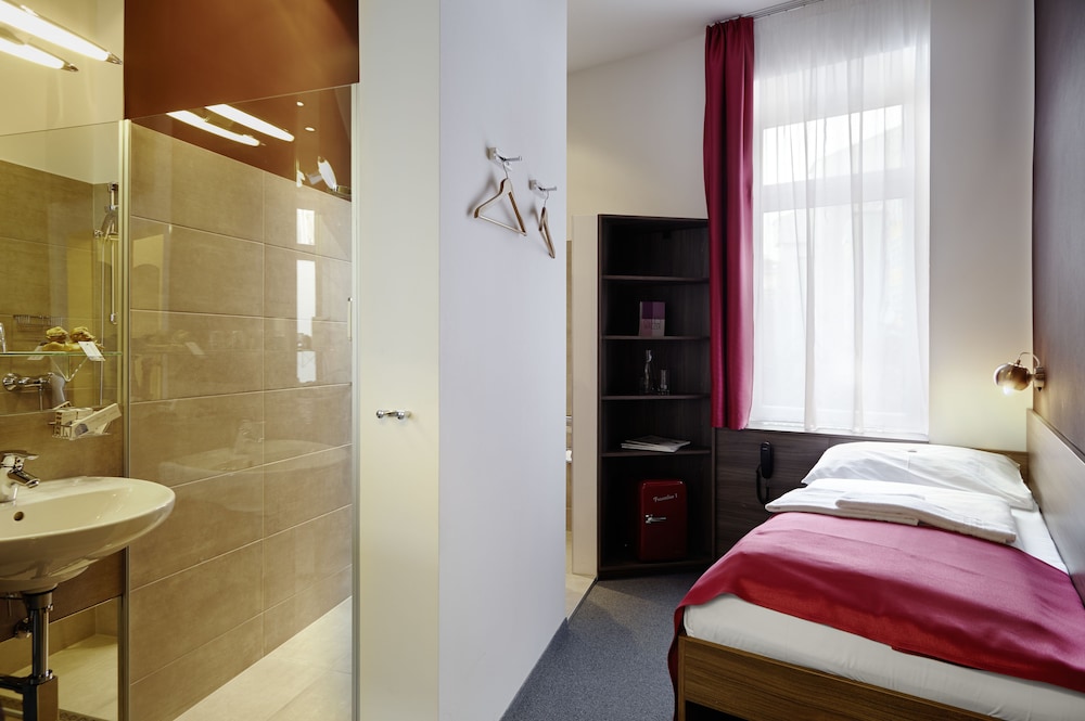 Boutique Hotel Donauwalzer 21/76