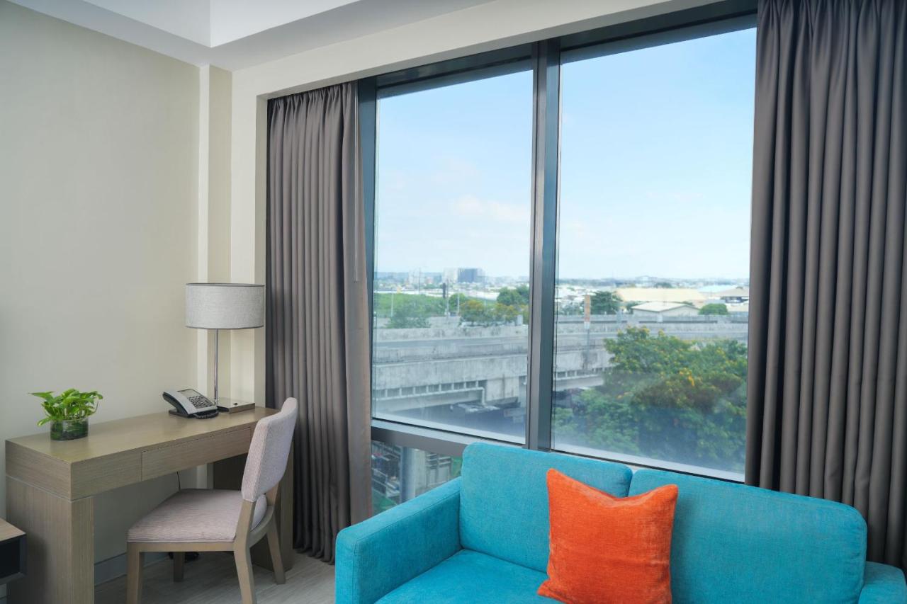 MCollection - Stay Across NAIA Terminal 3 in Newport City 24/30